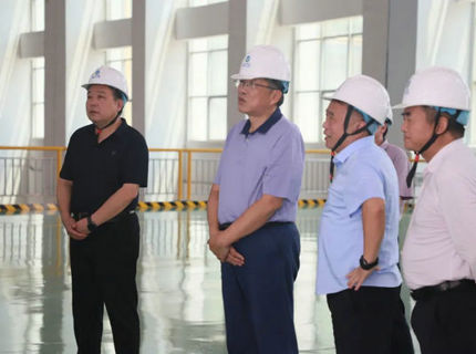 马建华一行调研J9集团公司并探望慰问基层职工
